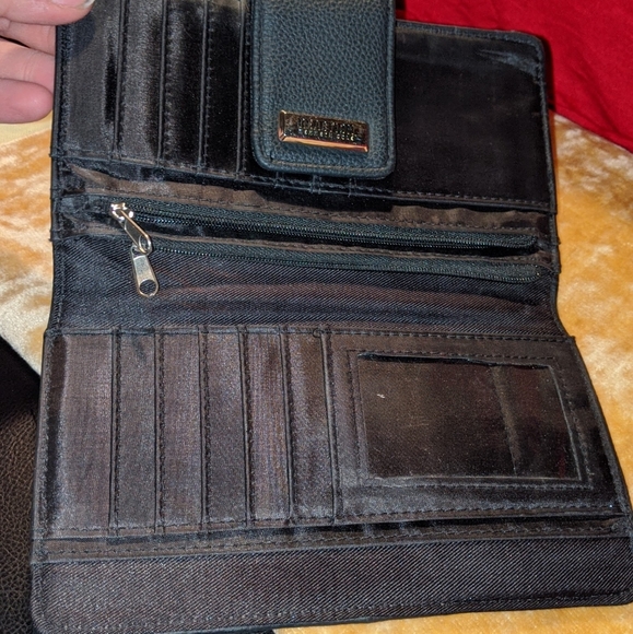 Kenneth Cole reaction wallets - Picture 2 of 4